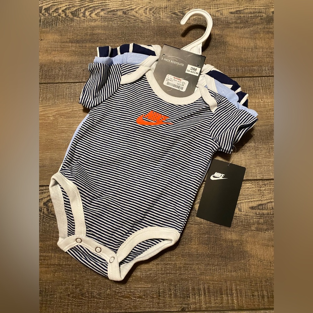 3 month nike set.